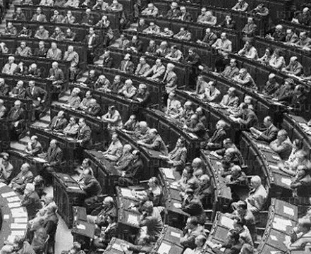 EVANGELIZZAZIONE NELLA SOCIETÀ (POLITICA-ECONOMIA-CITTÀ).I cristiani e la Costituente: l’utilità dell’esperienza di allora per l’oggi